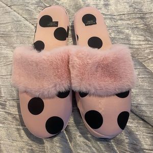 Victoria’s Secret slippers 🥿